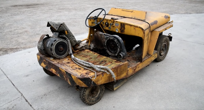 Illustration for article titled Quick Question: Does This Jeep Have Four Wheels, or is it a Three-Wheeler Dually?